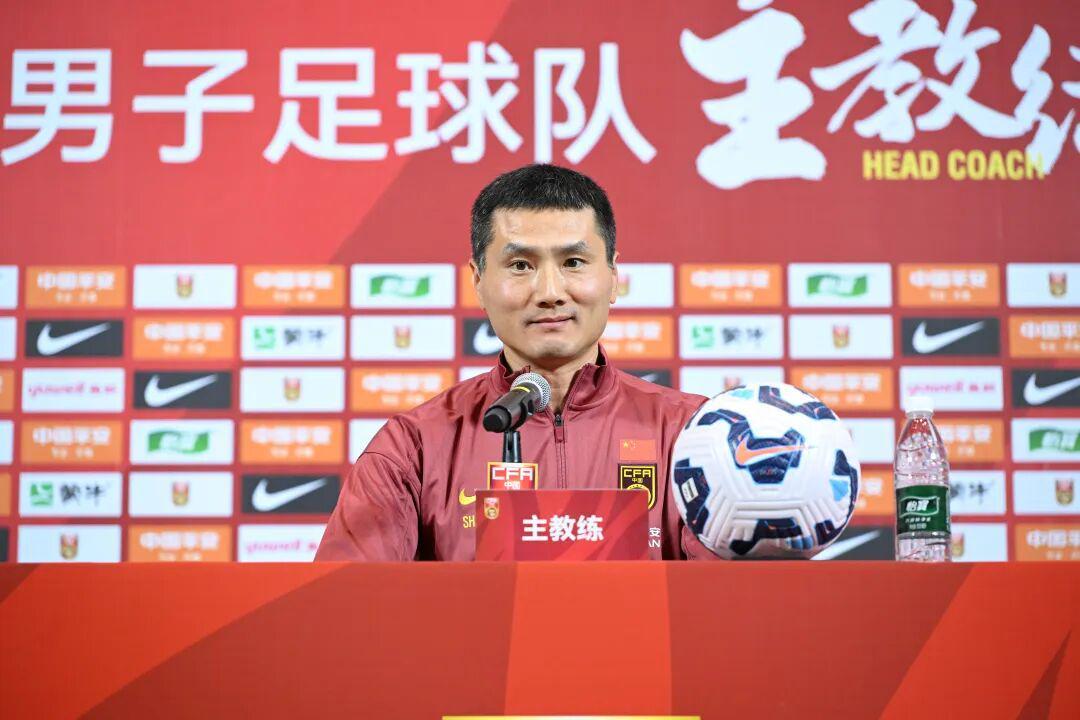 中欧体育-“苏超”踢得好能进国足吗？新帅邵佳一：先踢中乙中甲